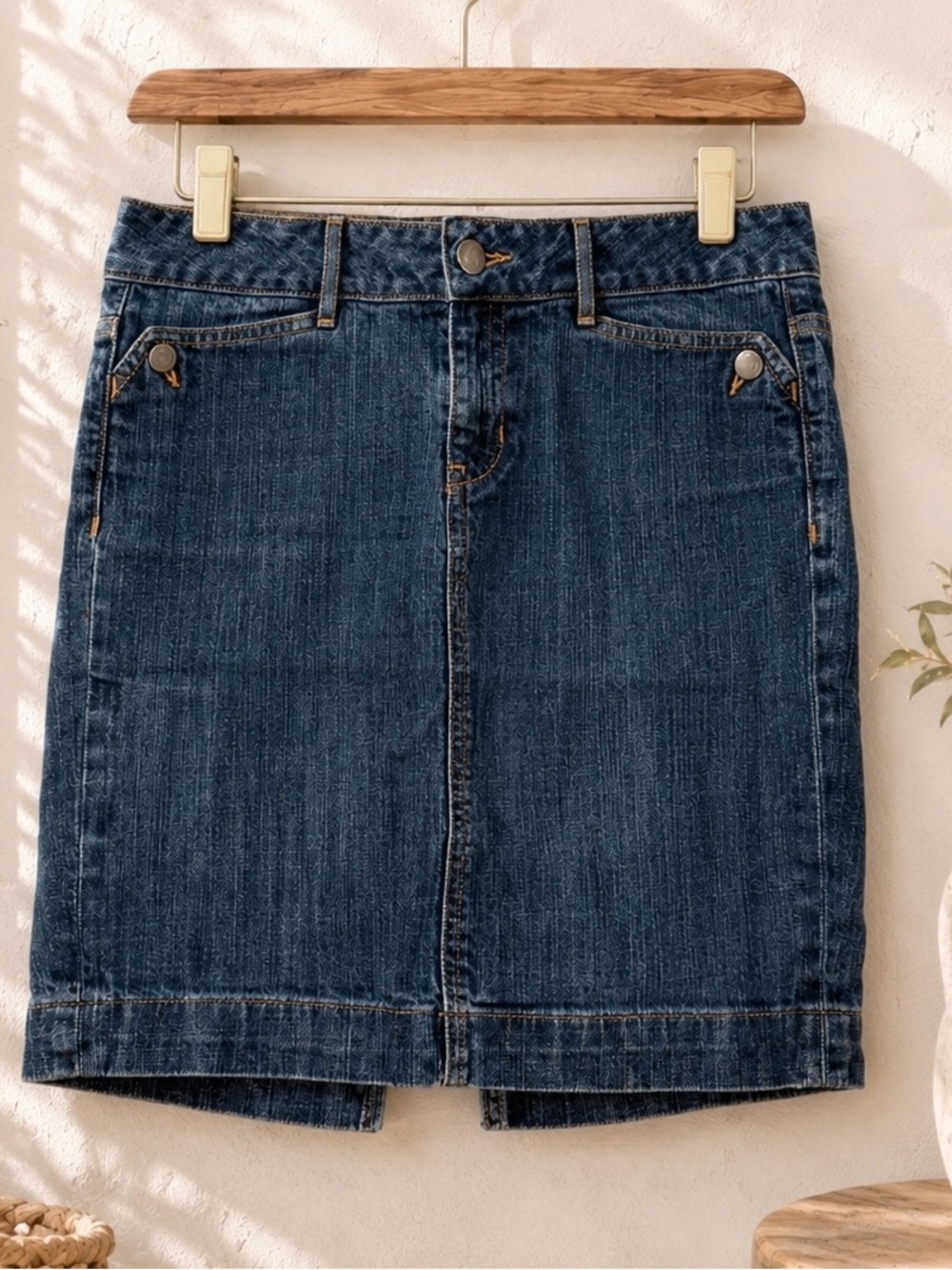 ✨ GAP Medium Wash Denim Mini Jean Skirt Y2K Size 27 ✨